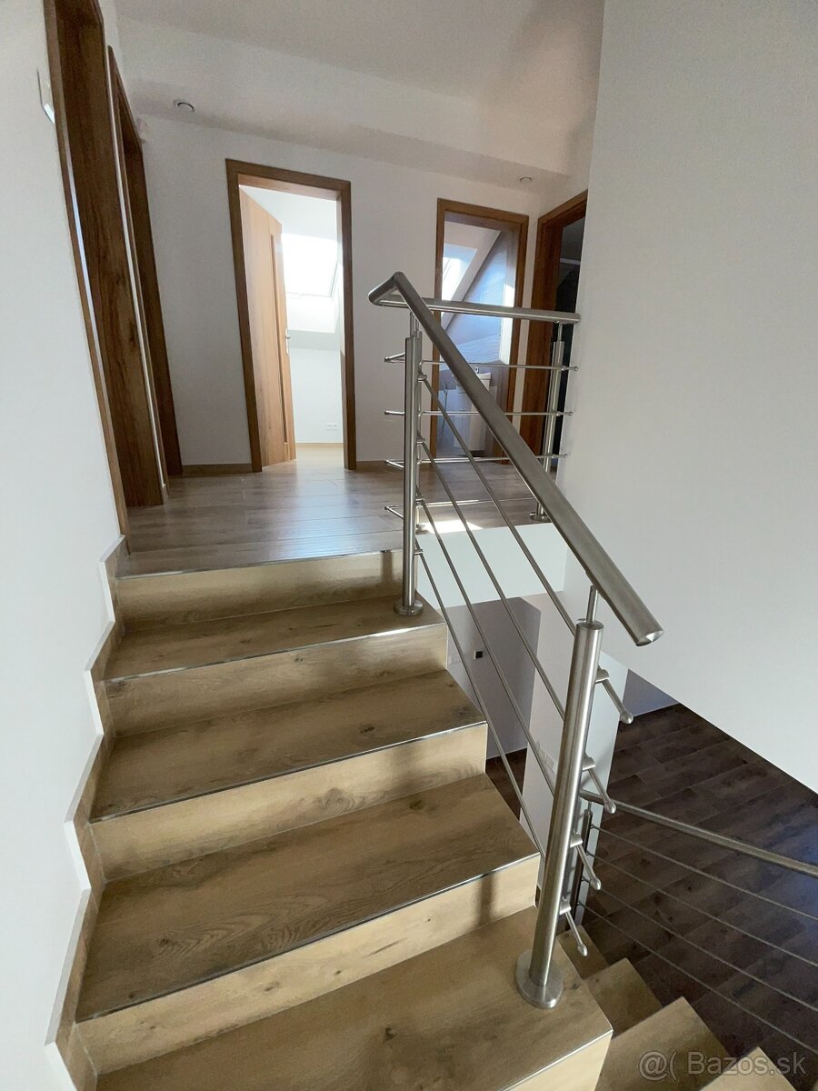 Predám rodinný dom v Počarovej - 8