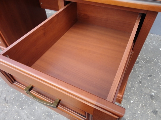 Kancelársky drevený stôl - 8