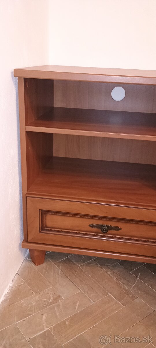 Skrinka pod televizor - 8