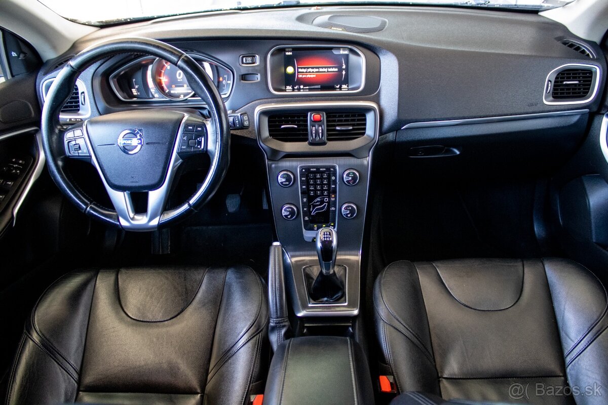 Volvo V40 D4 2.0L Drive-E Momentum - 8