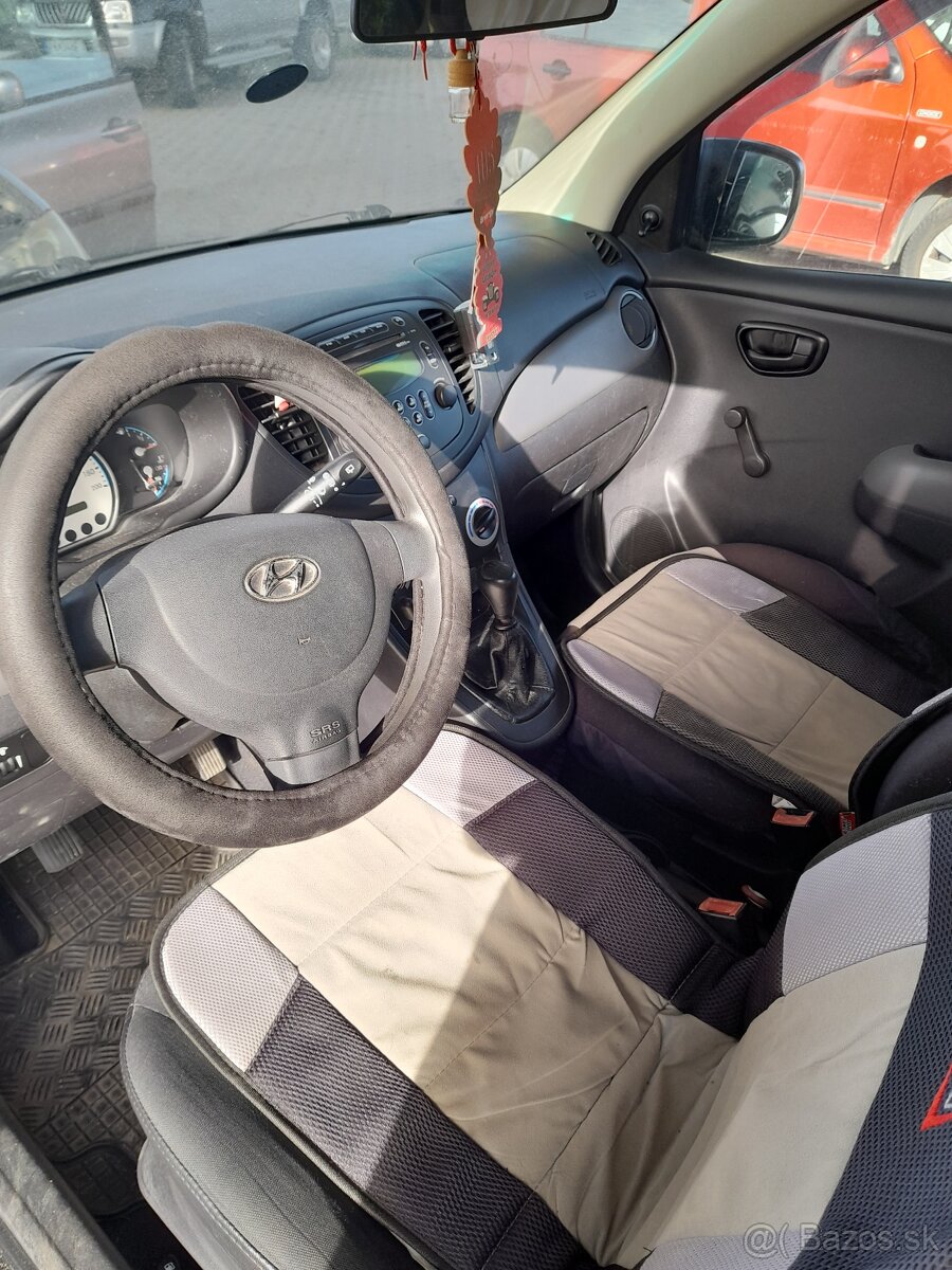 Hyundai i10 1,1 49kw benzín - 8