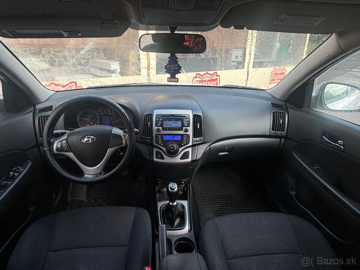 Hyundai i30 1.6 CRDi 66kw M/6 - 8
