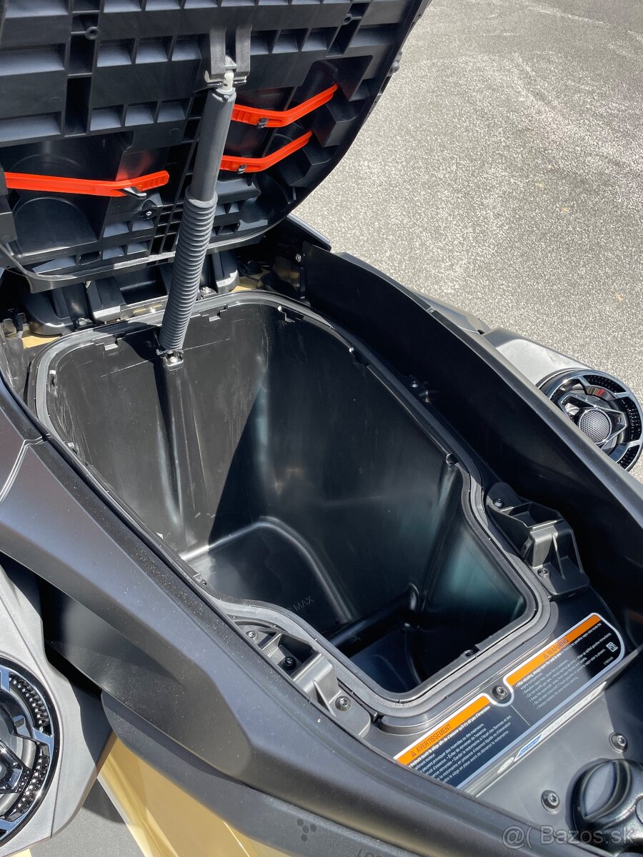 Sea Doo RXT XRS 325 audio model 2025 - skladem - 8