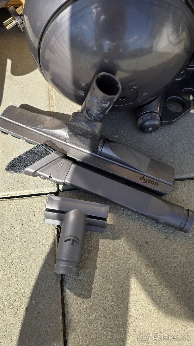 Vysávač Dyson - 8