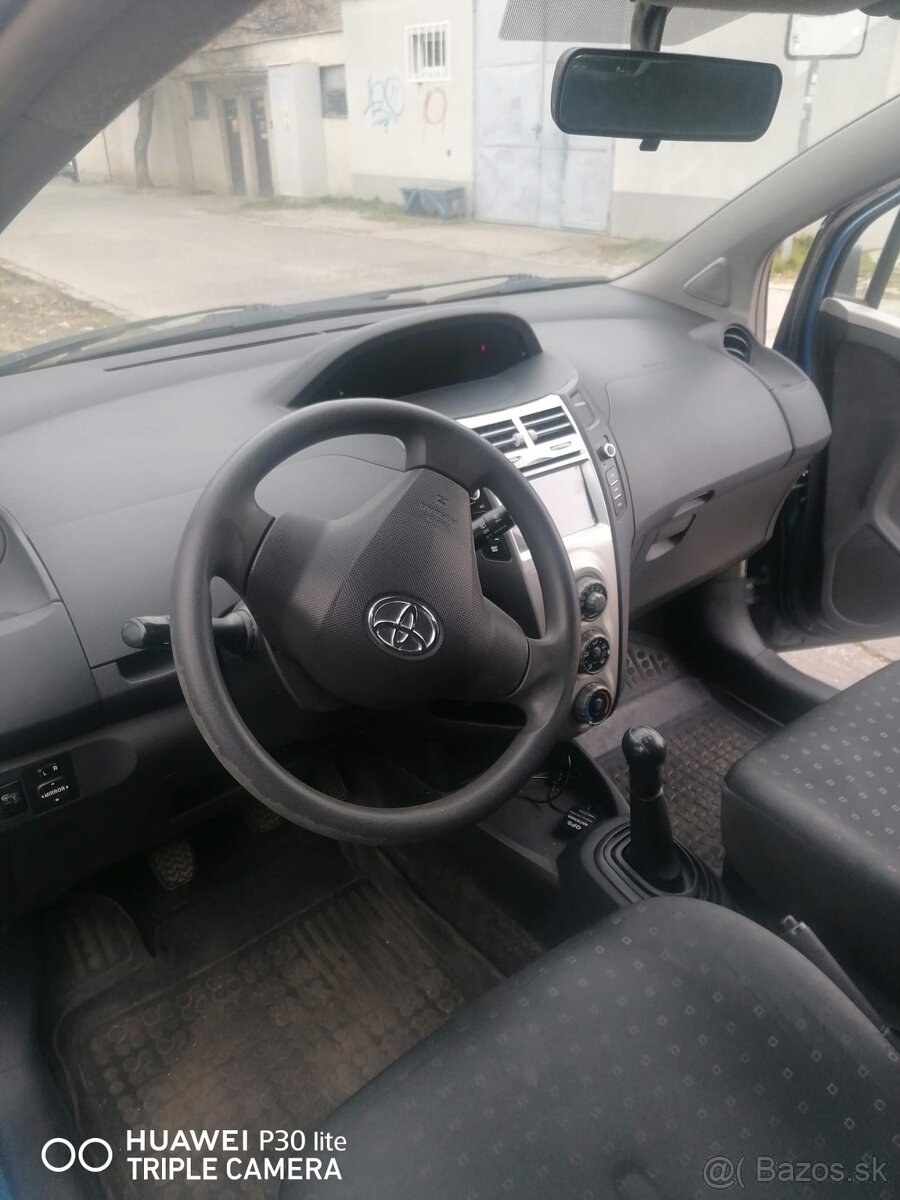 Toyota yaris - 8