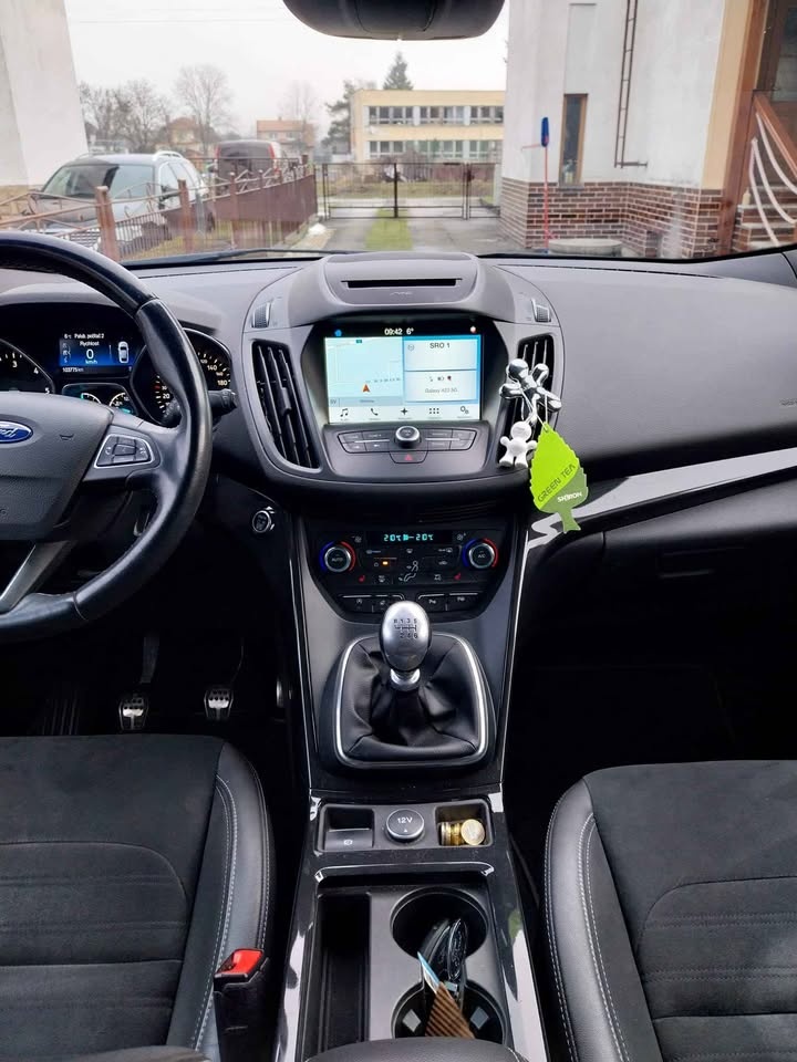 Ford Kuga ST Line - 8