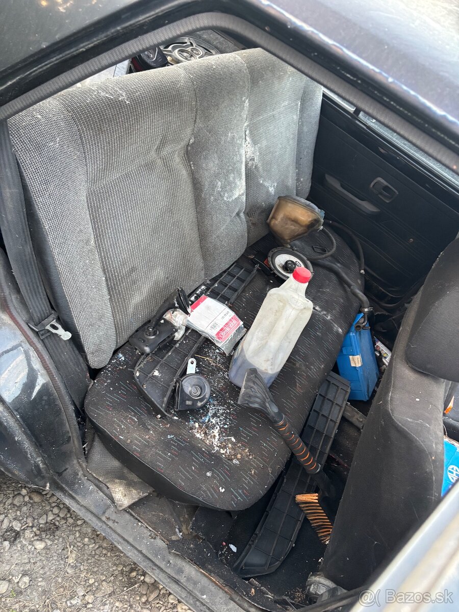 Volkswagen Golf MK1 - Rozpredám - 8