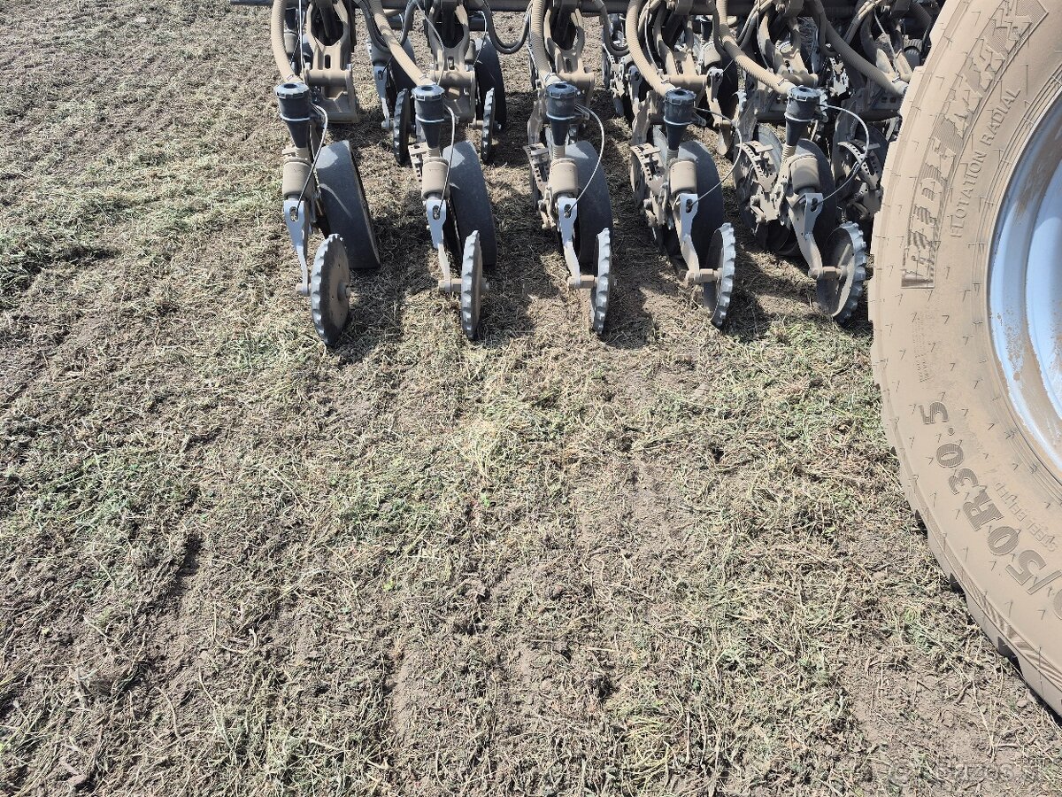 NO TILL sejací stroj pre priamu siatie HORIZON DSX 60-18 - 8