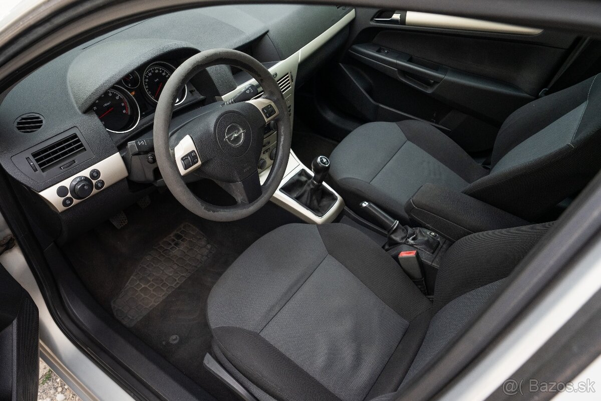 Opel Astra 1.6i, SR vozidlo - 8
