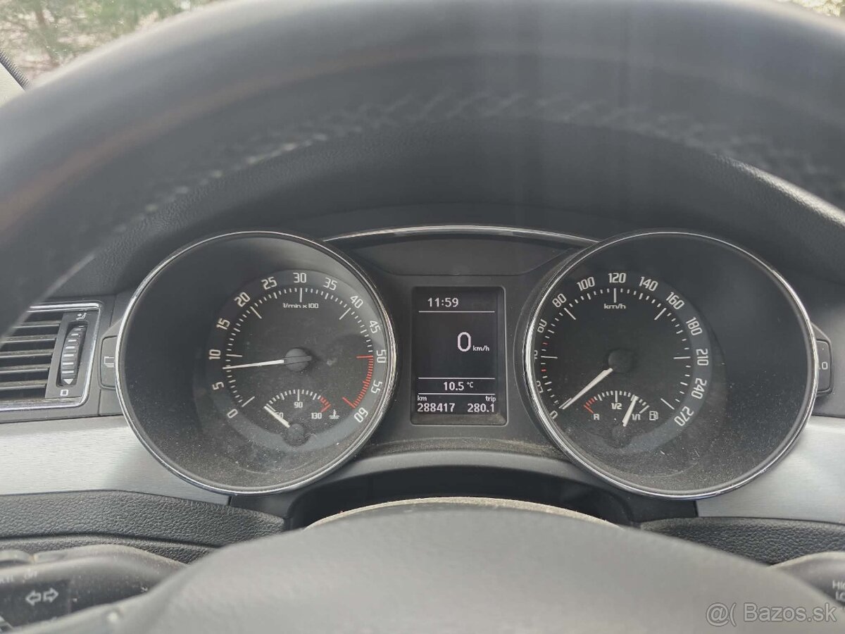 Škoda Superb 1.6 TDI GreenLine Combi - 8