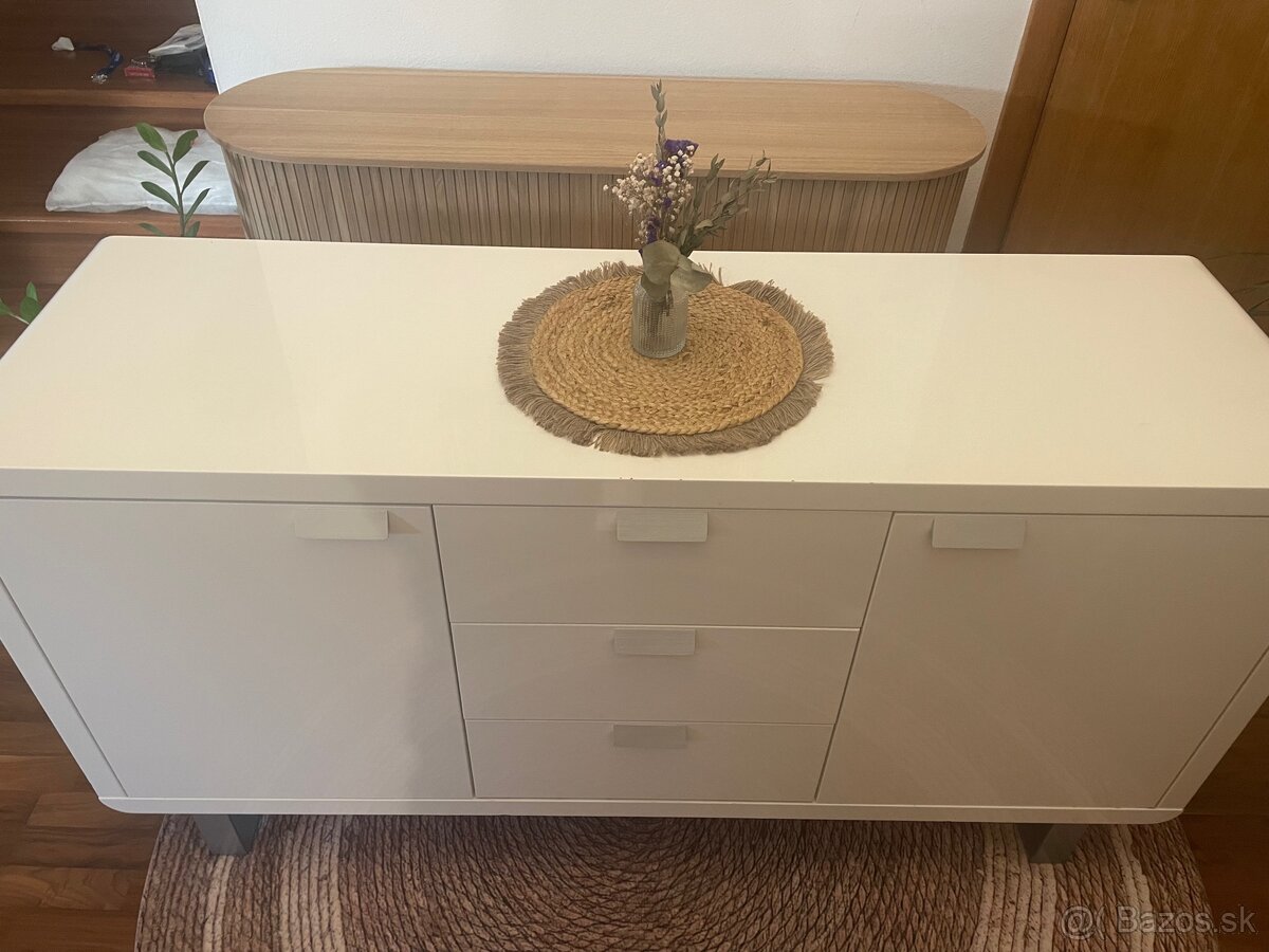 BIELA KOMODA - 8