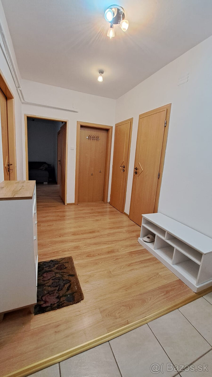 Prenájom 4-izbového bytu v lukratívnej časti Popradu - 8