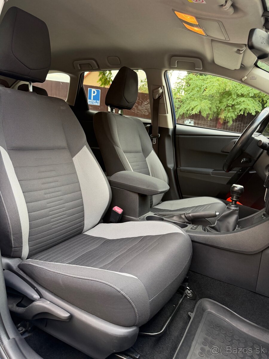 Toyota Auris - 8