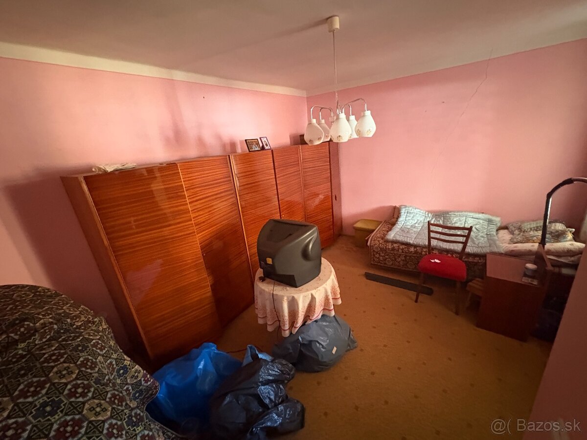 Útulný rodinný dom vo vyhľadávanej lokalite Levíc - 8