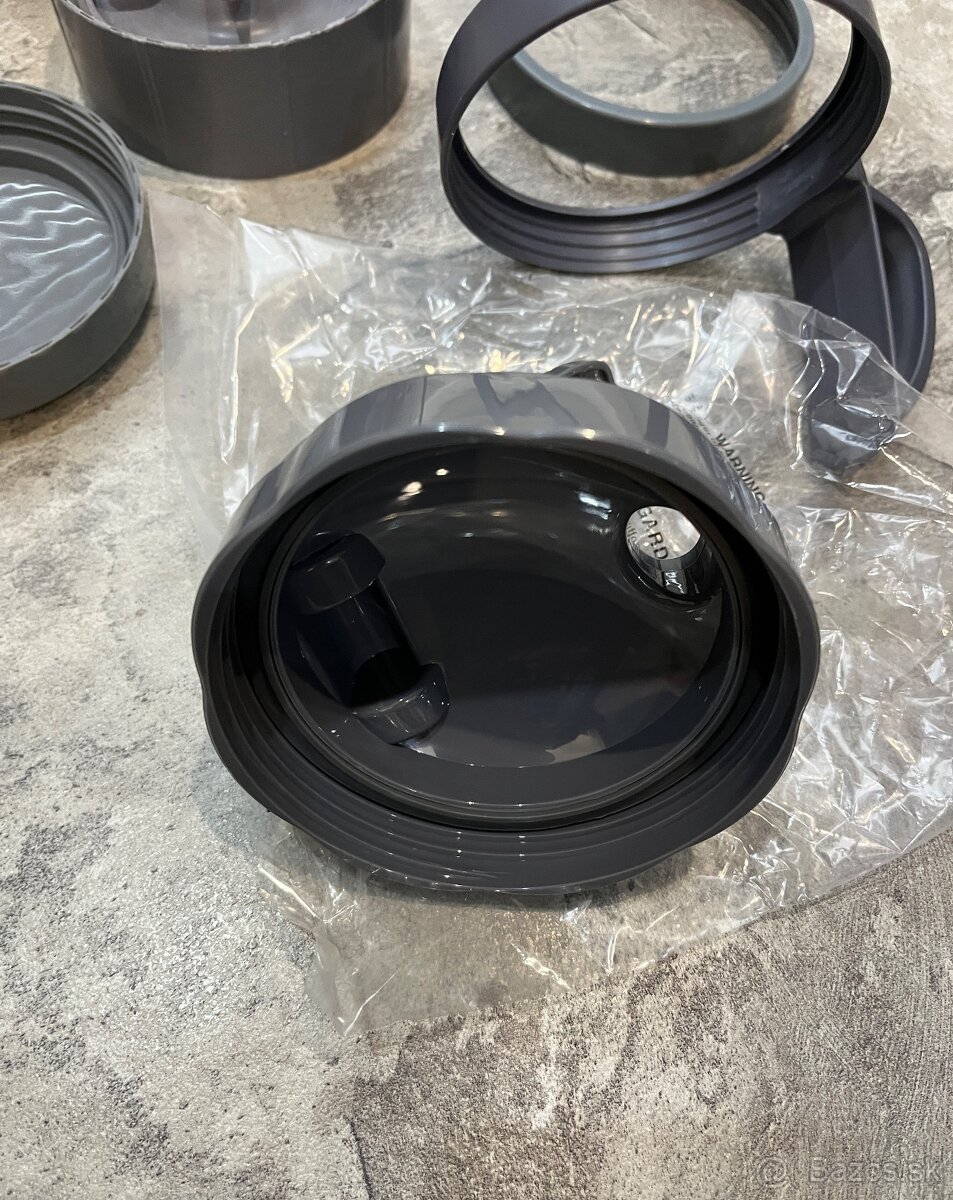 Nutribullet Delimano 600W Červený - 8