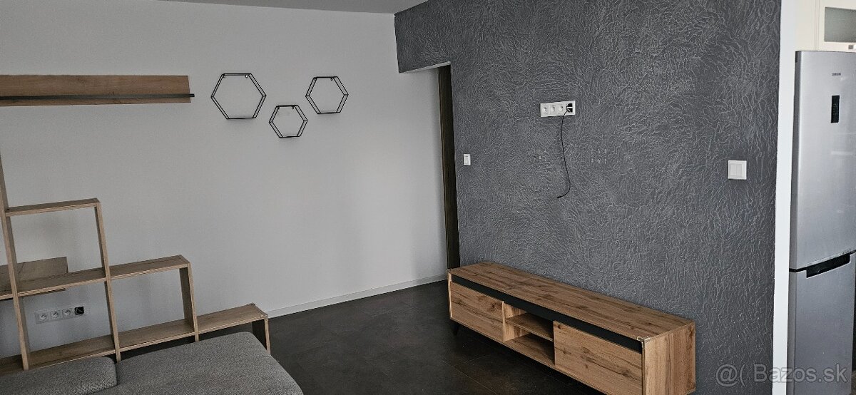 Exluzívne na prenajom 2-izbovy byt - 8