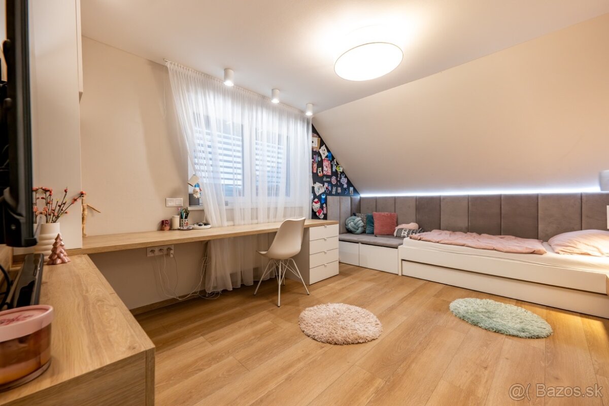 Exkluzívna rodinná vila Bošáca - 8