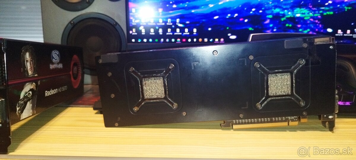 SAPPHIRE RADEON HD 6990 Komplet - 8