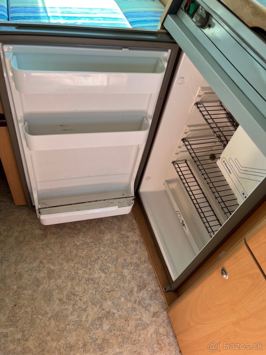 Predam karavan ADRIA 390 DB - 8