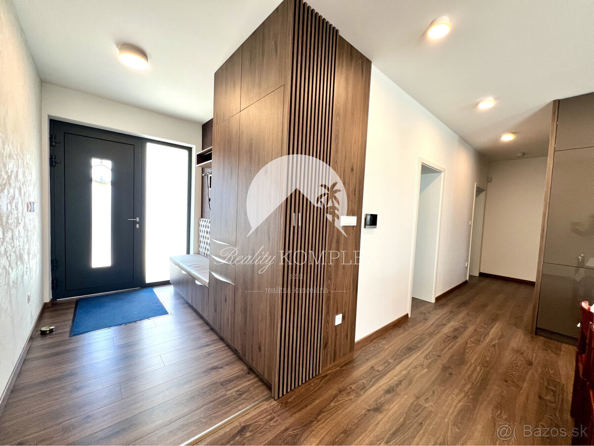 Reality KOMPLEX s.r.o. ponúka na PRENÁJOM exkluzívny rodinný - 8
