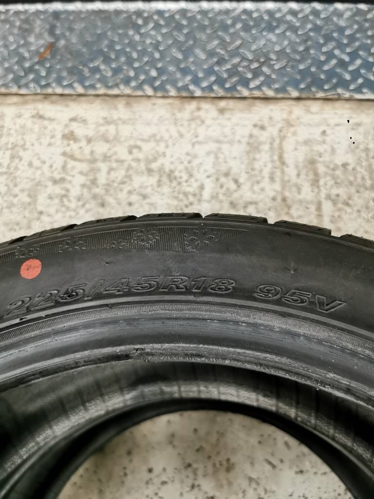 Nexen zimné pneumatiky 225/45 R18 95V 2 kusy nove - 8