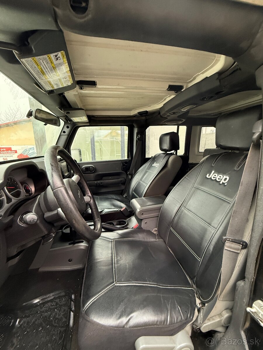 Jeep Wrangler Sahara 3.8 V6 4x4 - 8