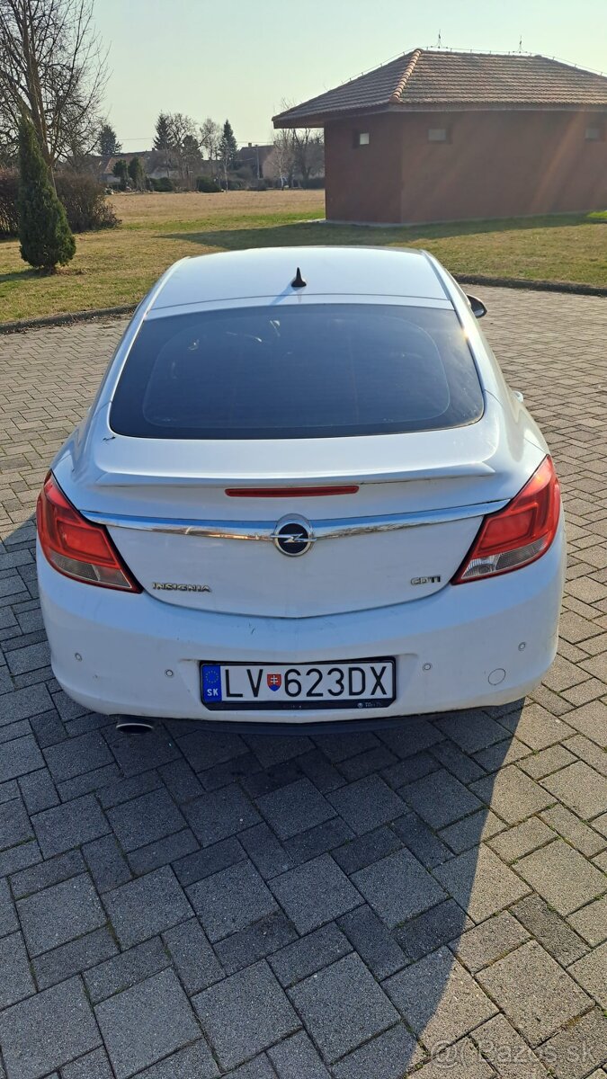 Opel Insignia 2.0 CDTI - 8