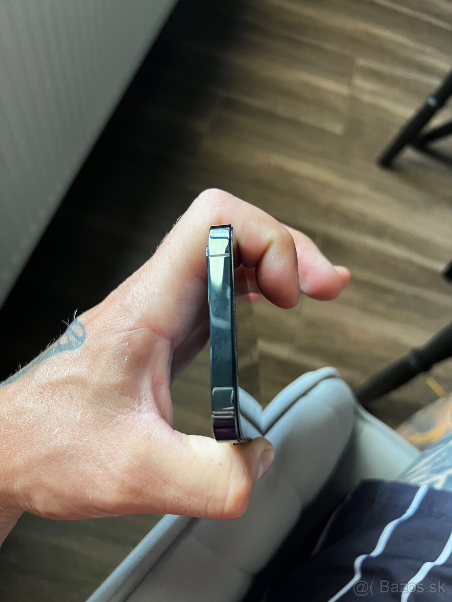 Predám iPhone 12pro 128gb - 8