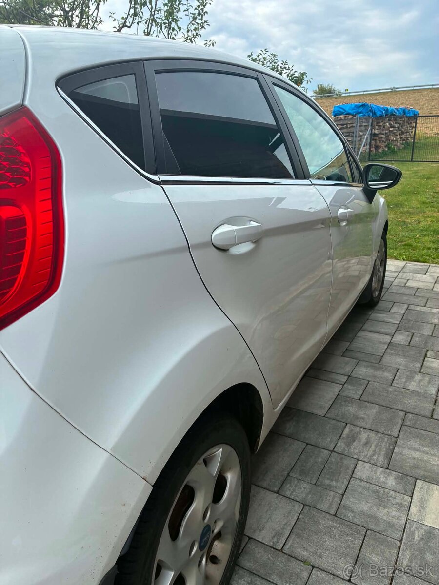 Ford fiesta - 8