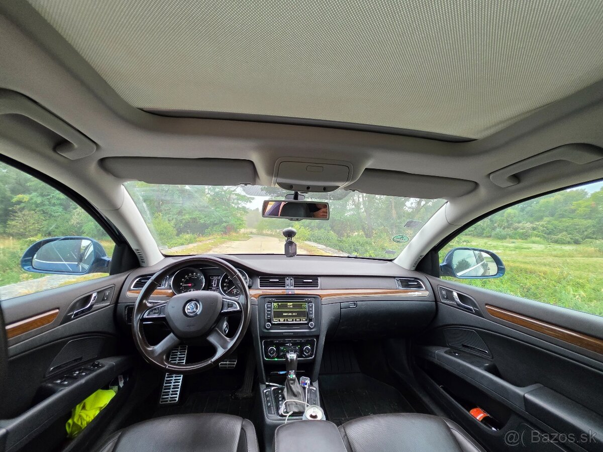 ŠKODA SUPERB 2FL COMBI L&K 2.0TDI DSG - 8