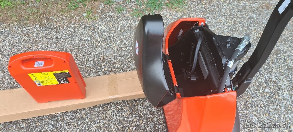 Ručne vedený elektrický paletový vozík Heli 1,5t. - 8