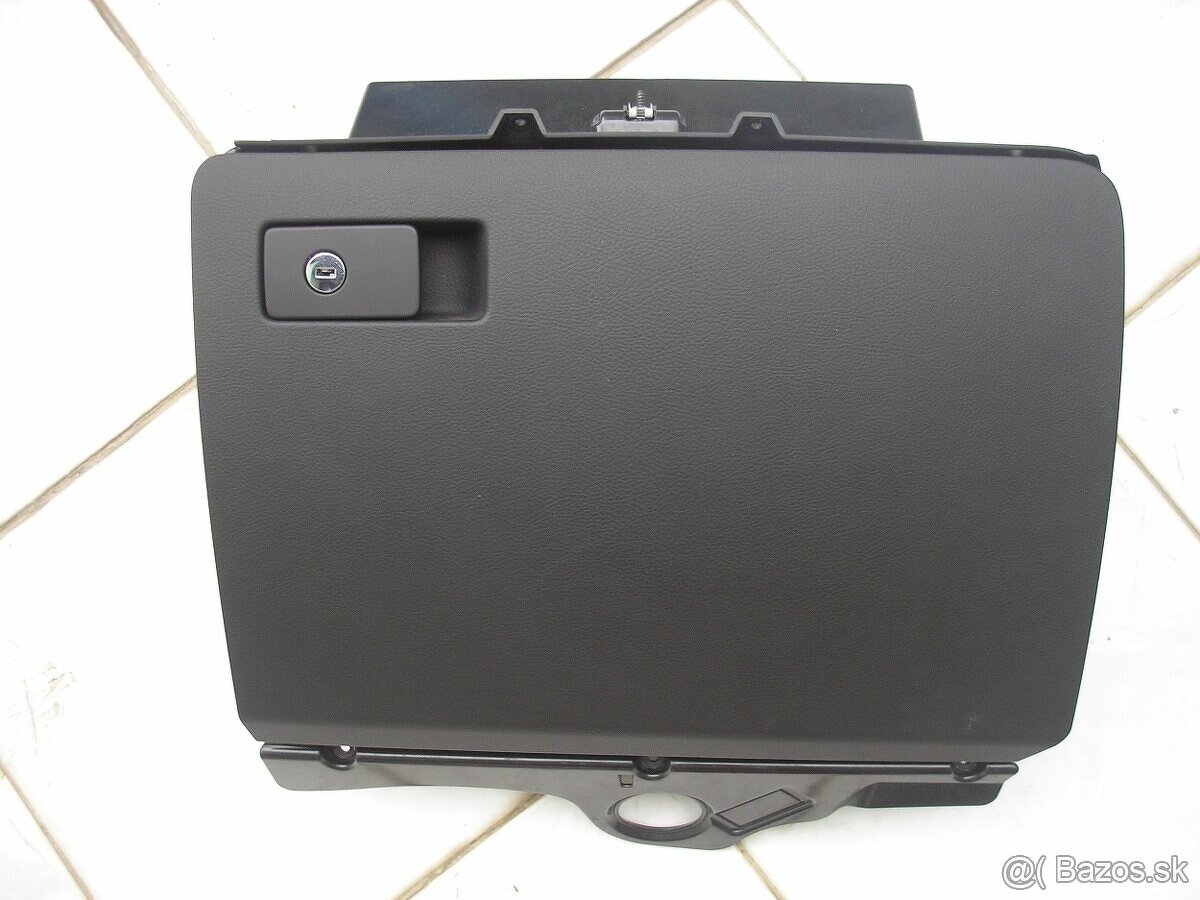 VW Passat B6/Passat B7 plasty interiéru - 8