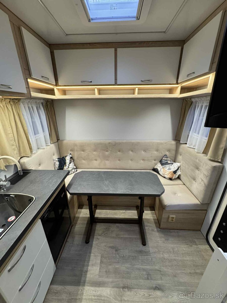 Obytný automobil Iveco - 8