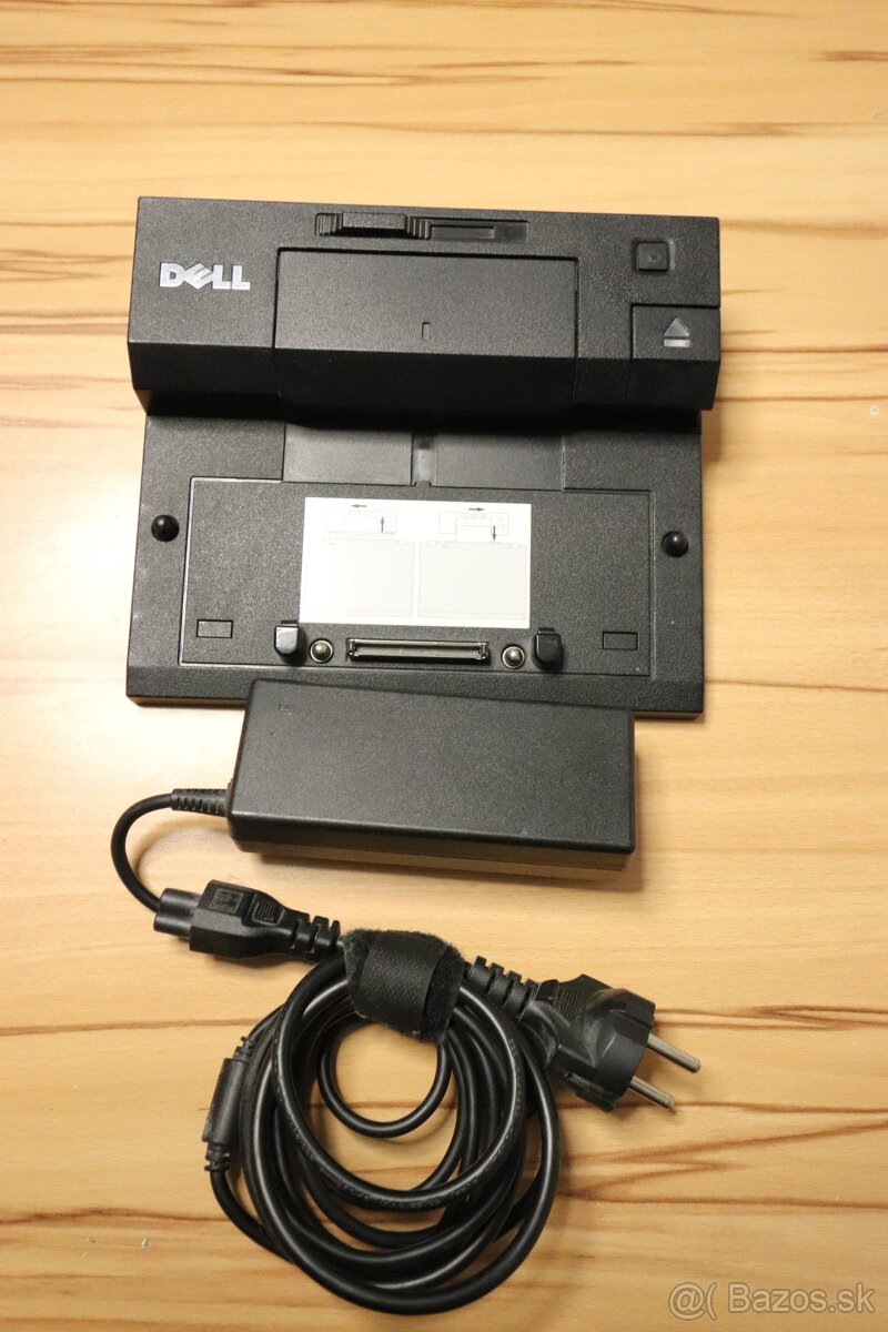 Dell cestovný adapter a dokovacia stanica - 8