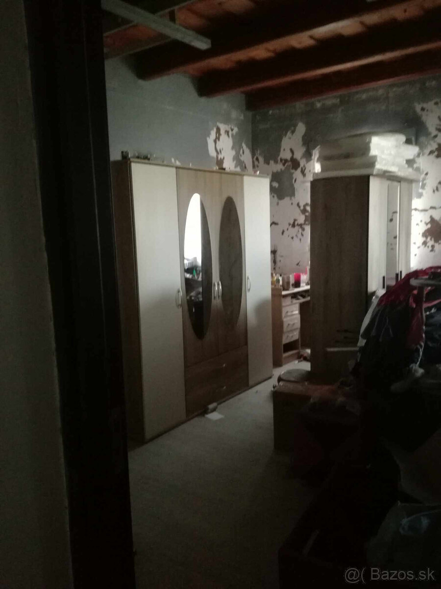 Ponúkame na predaj sedliacky dom - v obci Pácin - 8