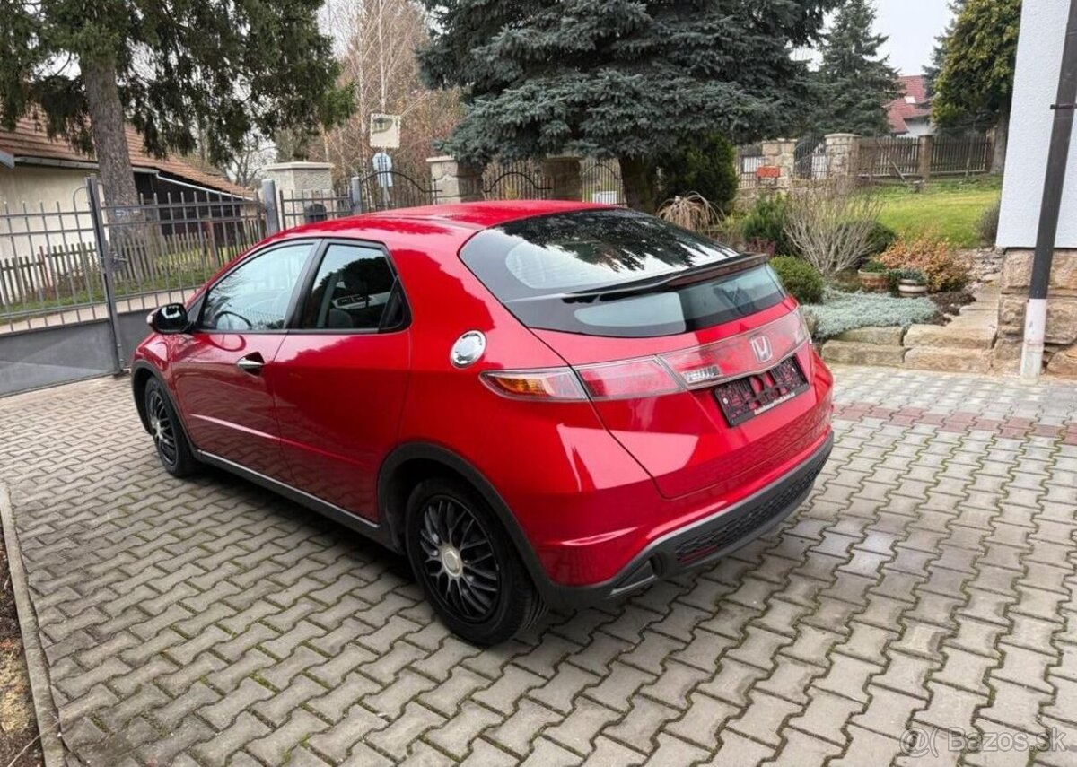 Honda Civic 1,4i Comfort serviska benzín manuál 61 kw - 8