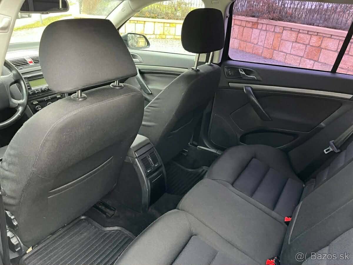 Škoda Octavia 2 Combi 1.6 benzín 75Kw M5 - 8