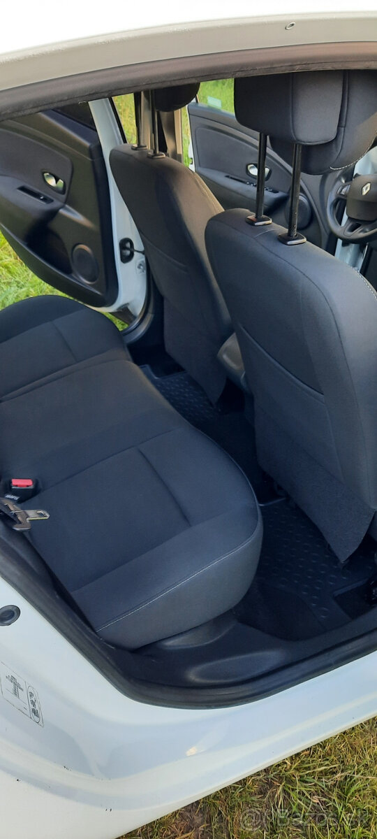 Predám Renault Fluence 1,6 benzín, ročník 2011 - 8