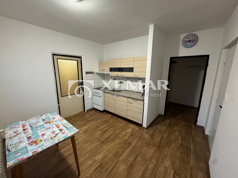 PREDAJ 1 izbový tehlovy byt Zvolen - 8