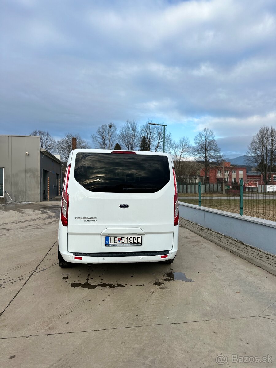 Ford Tourneo Custom - 8