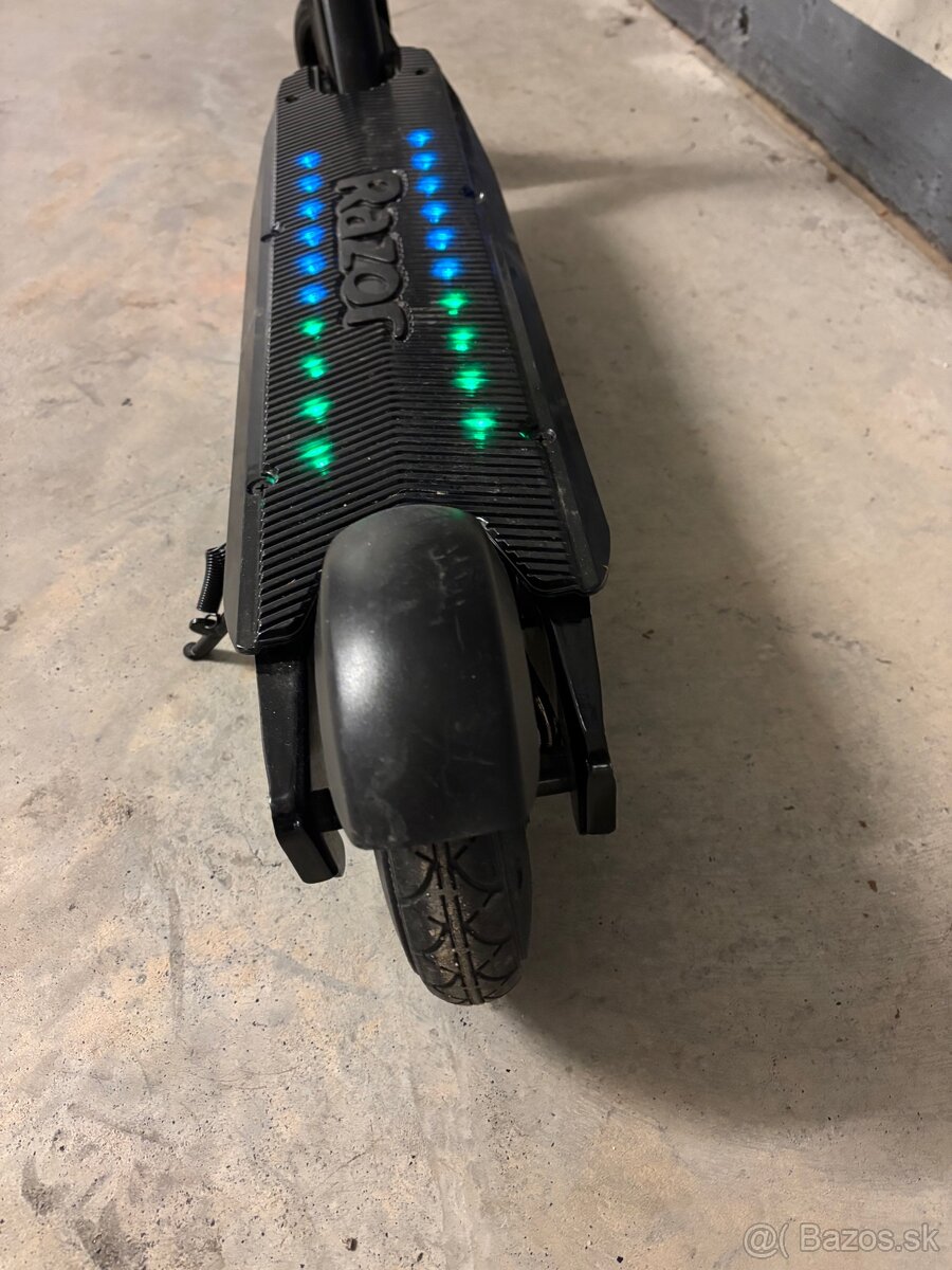 Elektricka kolobežka Razor Sonic Glow - 8