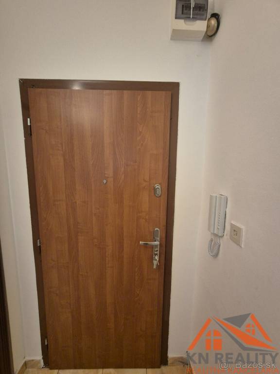 Na predaj veľká garsónka s balkónom Komárno - 8