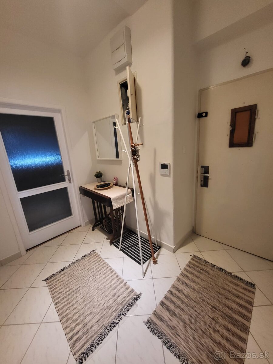 Štýlový 2-izbový byt v srdci Starého Mesta Bratislavy - 8