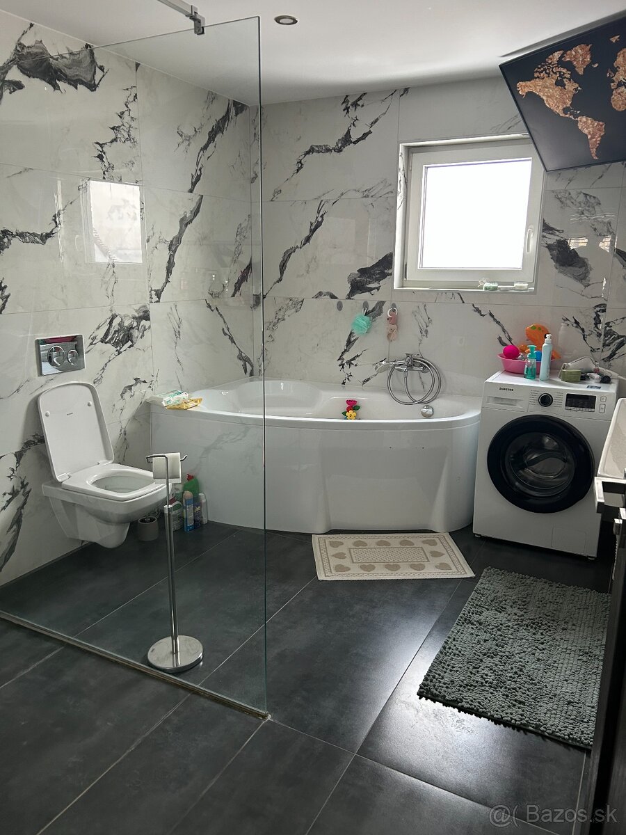 Predaj 5 izb. trojpodlažného rod. domu Suchá nad Parnou - 8