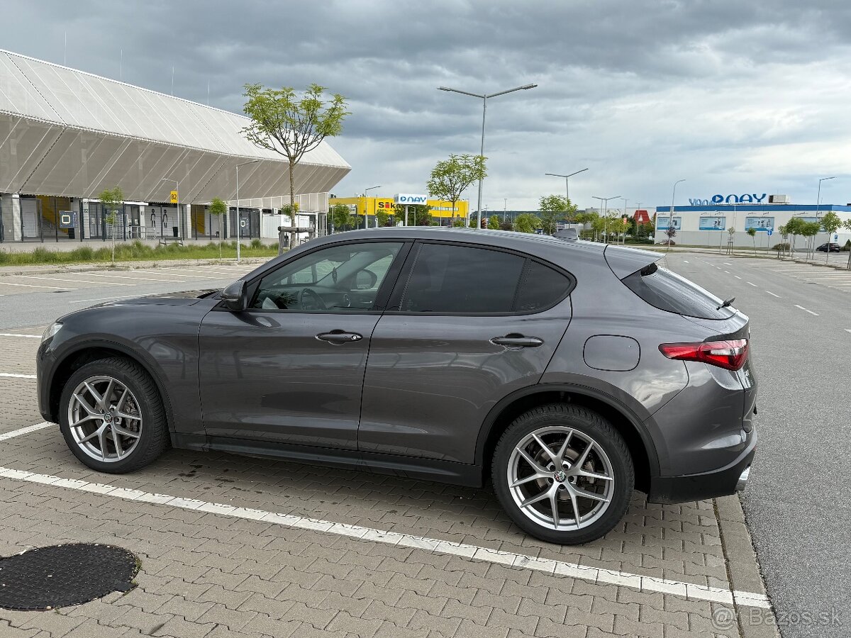 Alfa Romeo Stelvio 2.2 jtd 210 koni Q4 - 8