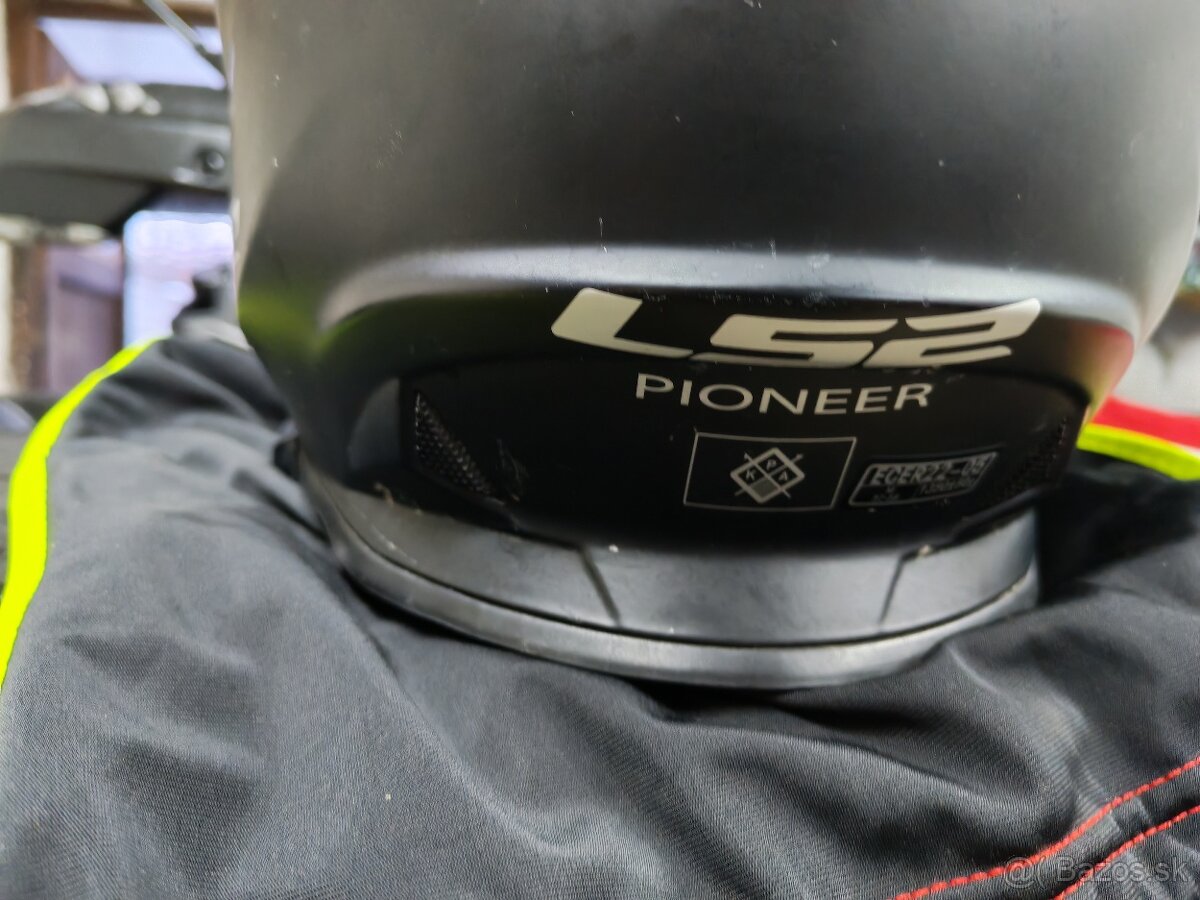 Použité prilby - 8