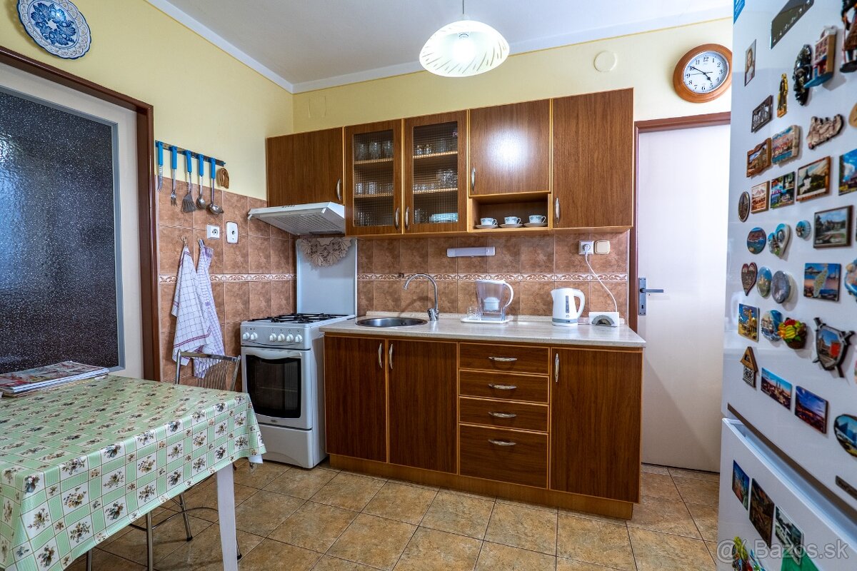 Veľký byt s garážou. - 8