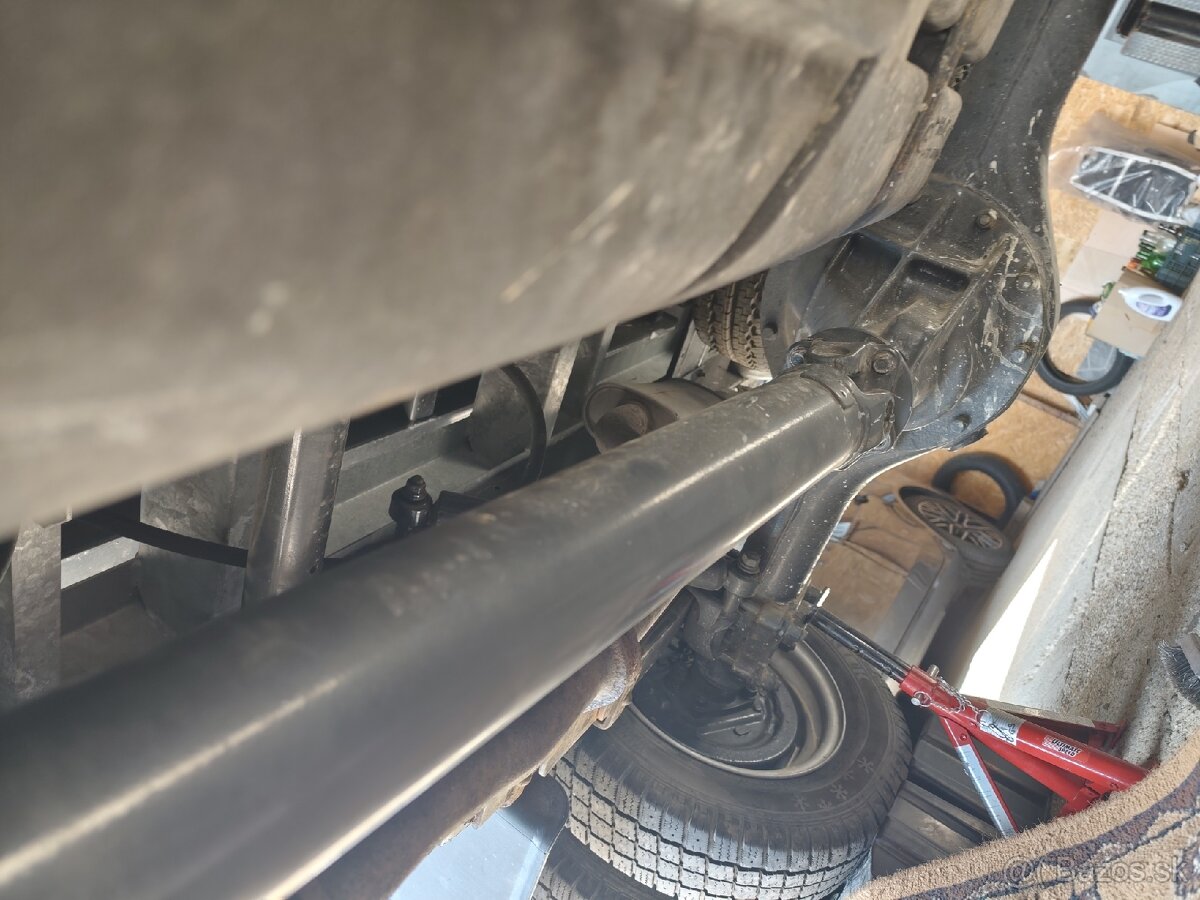 Predám Hyundai valník sklapač
r.v.2002, 145000km - 8