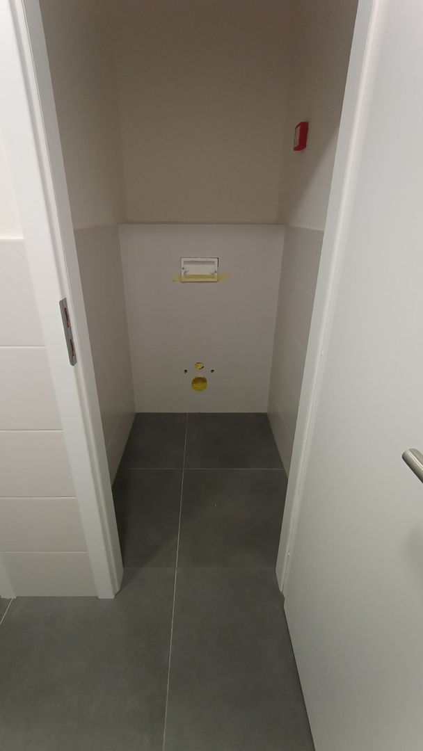 Na prenájom obchodné priestory v budove Orbis Nitra - 8