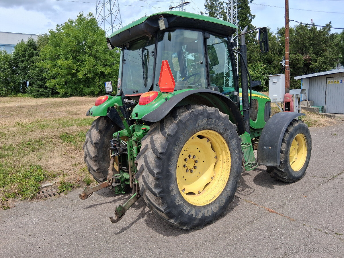 Predám John Deere - 8